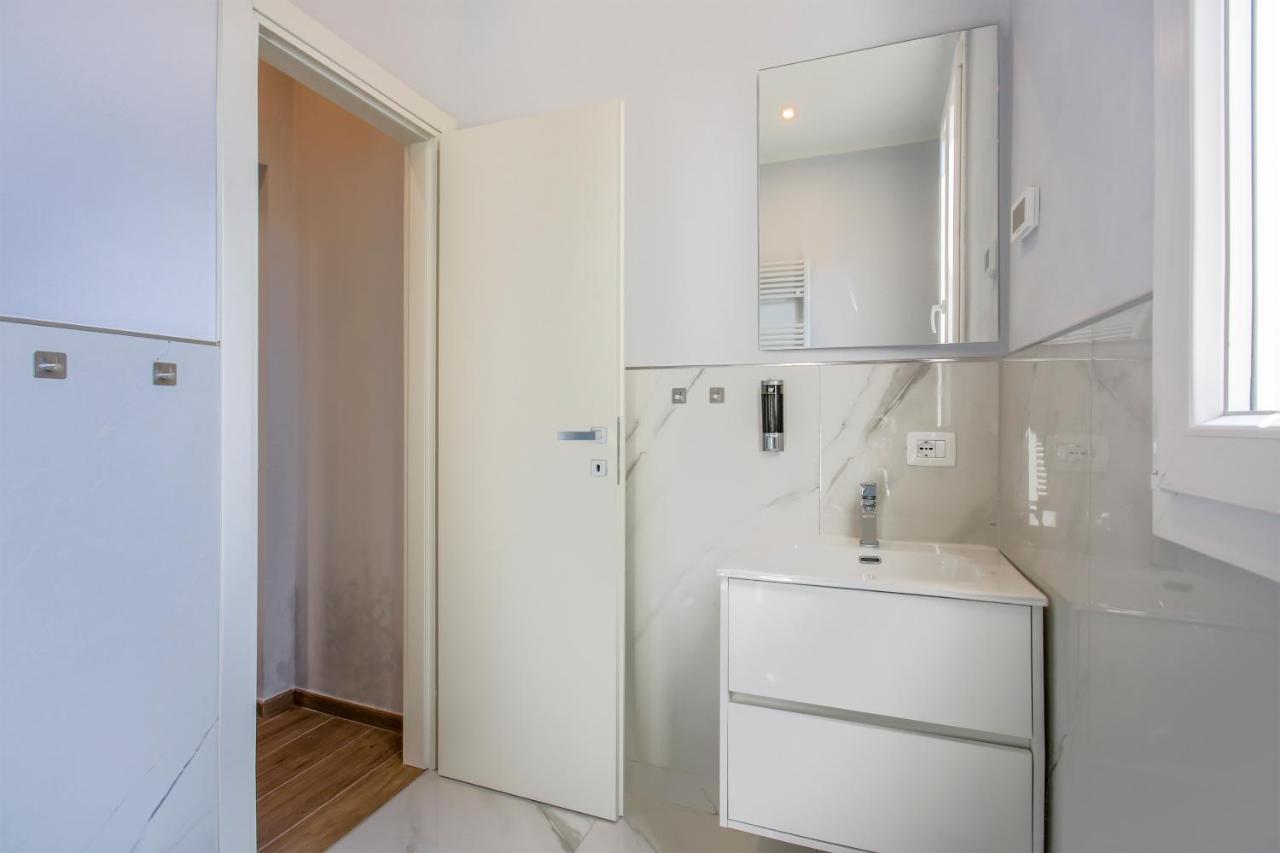 Versilia Mia - Beach At 8Min By Walk! New Rooms! Air Condition! Viareggio Kültér fotó